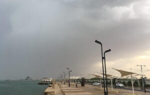 بارش‌های پراکنده و تلاطم دریا تا سه‌شنبه در سواحل بوشهر ادامه دارد