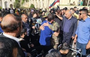 بازگشت 9 تن از دریادلان ناوچه دنا به شیراز + تصاویر