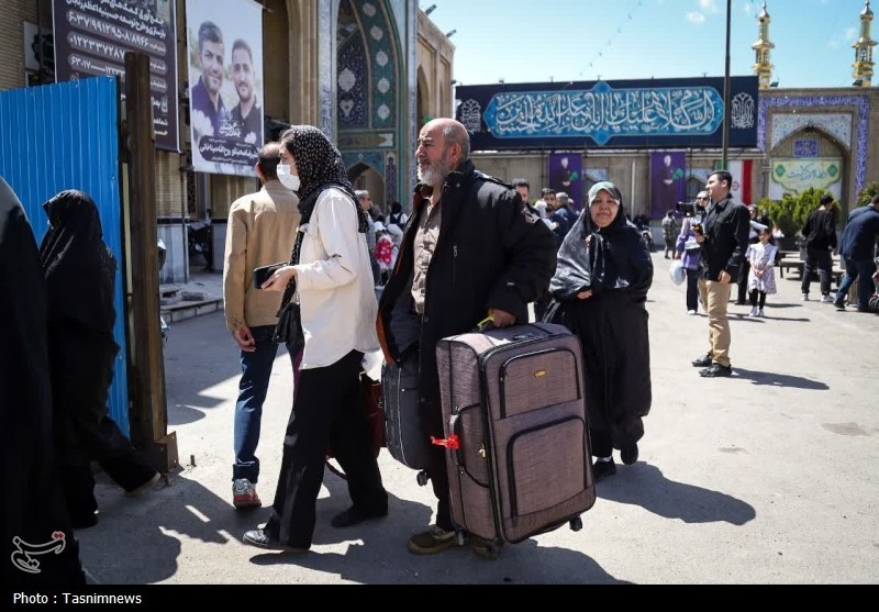 بدرقه عاشقان حسینی به‌سوی کربلا از حسینیه اعظم زنجان+تصاویر