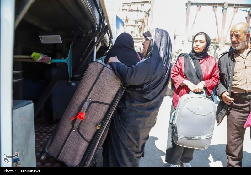 بدرقه عاشقان حسینی به‌سوی کربلا از حسینیه اعظم زنجان+تصاویر