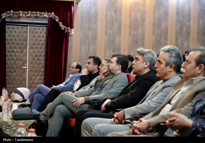 تجلیل از مدیر خبرگزاری تسنیم زنجان در اختتامیه هفته هنر انقلاب