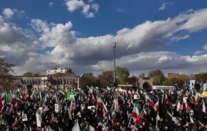 تجمع بانوان اردبیلی؛ طنین «لبیک یا زینب» در اربعین شهادت امام امت