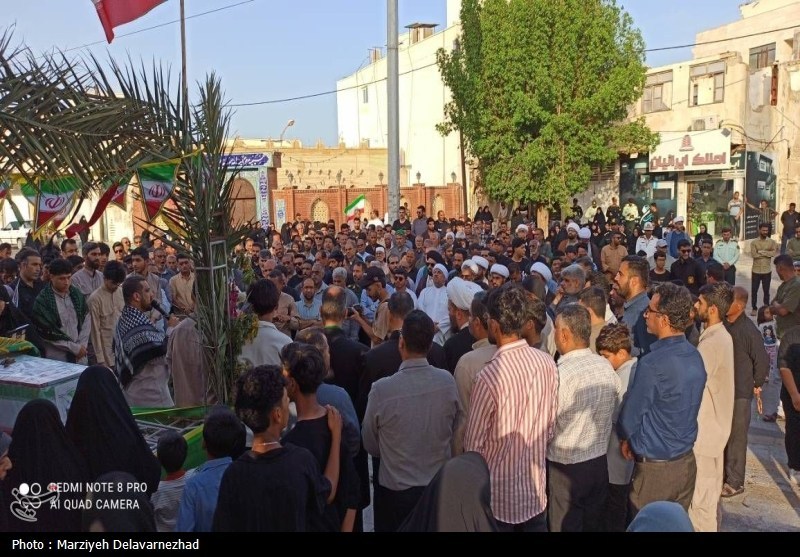 تشییع پیکر مطهر شهید امیرعلی سالاری در بندر لنگه+تصویر