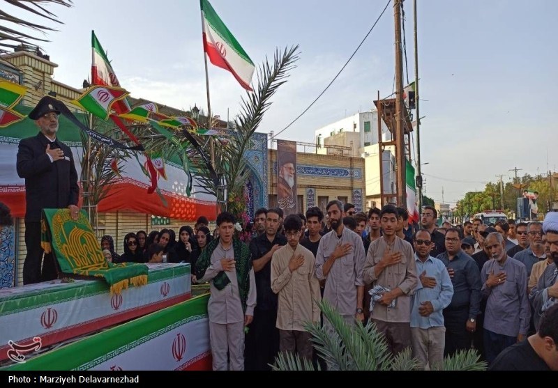 تشییع پیکر مطهر شهید امیرعلی سالاری در بندر لنگه+تصویر