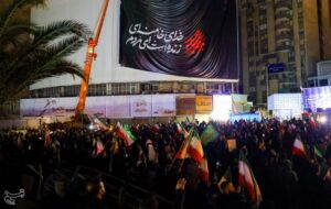 جان آئینه جهان/ روایتی از شب‌های دفاع از انقلاب در میدان‌ها