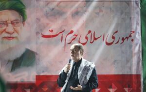 حاجی‌بابایی: بمب اتم ایران در تنگه هرمز ترکید/ دیگر کوتاه نمی‌آییم