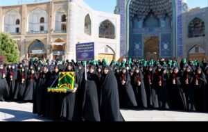 حضور بیش از 700 خادمان حرم حضرت زینب(س) در اجماع بانوان اصفهانی