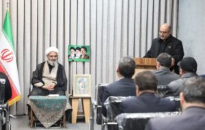 حضور مردم مشت محکمی بر دهان دشمن بود/12 فروردین روز تثبیت اراده ملت