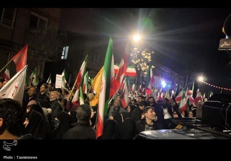 خروش حماسی مردم زنجان در محکومیت حمله آمریکایی -صهیونی به حسینیه اعظم