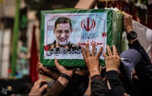 دختر شهید نائینی: پدرم بارها تأکید می‌کردند میدان را خالی نکنیم