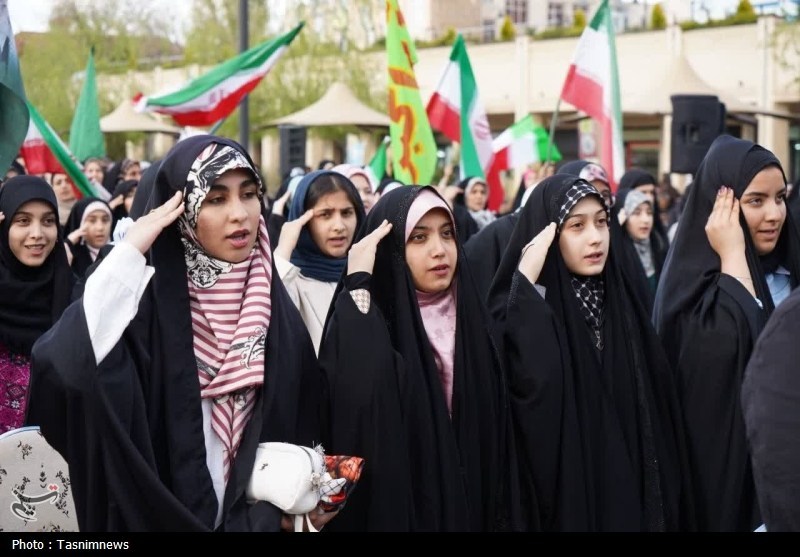 دخترانه‌هایی از جنس دلتنگی پدر شهید و بغض‌های ناتمام میناب