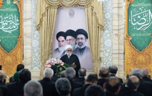 رمز عبور از گردنه‌های سخت اتحاد و تبعیت از رهبری است