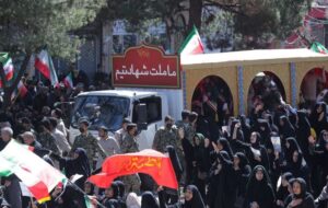 روایتی از تشییع 15 شهید یک خانواده در کرج