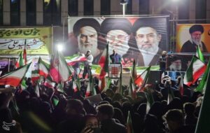 سنندج در شب سی‌وپنجم؛ میدان آزادی صحنه تجدید بیعت و ایستادگی+تصاویر