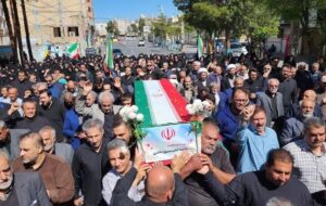 طنین شعارهای حماسی مردم رباط‌کریم در وداع با شهیده منصوره باصری