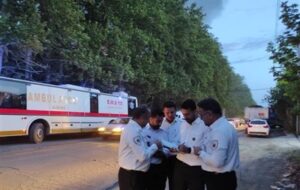 مصدومیت 8 نفر در آتش‌سوزی ‌کارخانه چسب کرج