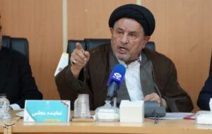 نیروهای مسلح و مسئولان اجرائی در میدان نبرد و خدمت هستند