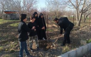 کاشت نهال امید به دست دختران شهید رسول محمدی+تصاویر