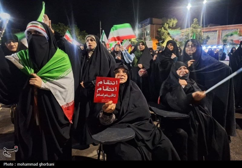 75 شب ایستادگی مردم بیرجند در میدان+عکس اخبار استان خراسان جنوبی , رهبر انقلاب , شهید , اخبار بیرجند ,