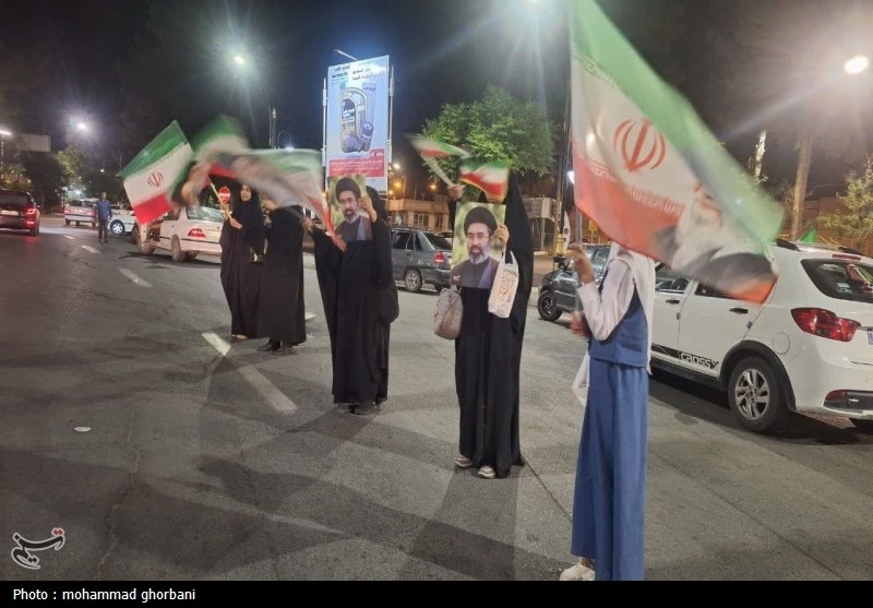 75 شب ایستادگی مردم بیرجند در میدان+عکس اخبار استان خراسان جنوبی , رهبر انقلاب , شهید , اخبار بیرجند ,