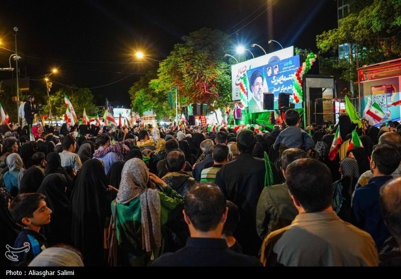 75 شب ایستادگی مردم بیرجند در میدان+عکس اخبار استان خراسان جنوبی , رهبر انقلاب , شهید , اخبار بیرجند ,