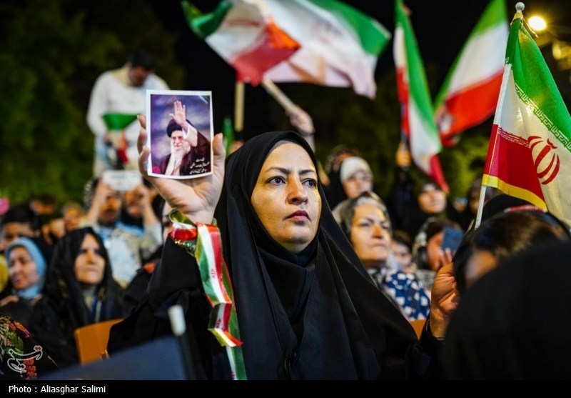75 شب ایستادگی مردم بیرجند در میدان+عکس اخبار استان خراسان جنوبی , رهبر انقلاب , شهید , اخبار بیرجند ,