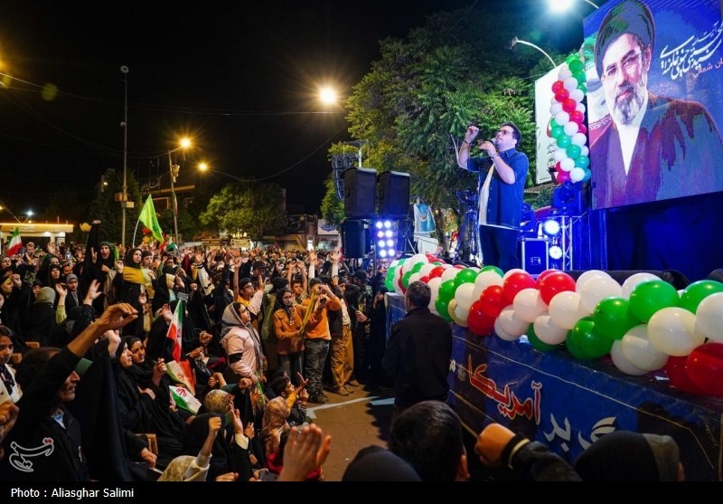 75 شب ایستادگی مردم بیرجند در میدان+عکس اخبار استان خراسان جنوبی , رهبر انقلاب , شهید , اخبار بیرجند ,