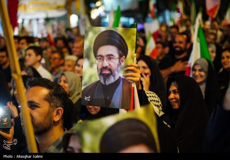 75 شب ایستادگی مردم بیرجند در میدان+عکس اخبار استان خراسان جنوبی , رهبر انقلاب , شهید , اخبار بیرجند ,