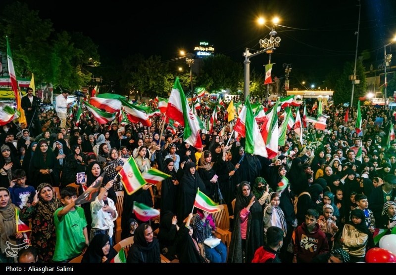 75 شب ایستادگی مردم بیرجند در میدان+عکس اخبار استان خراسان جنوبی , رهبر انقلاب , شهید , اخبار بیرجند ,