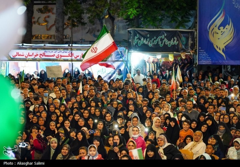 75 شب ایستادگی مردم بیرجند در میدان+عکس اخبار استان خراسان جنوبی , رهبر انقلاب , شهید , اخبار بیرجند ,