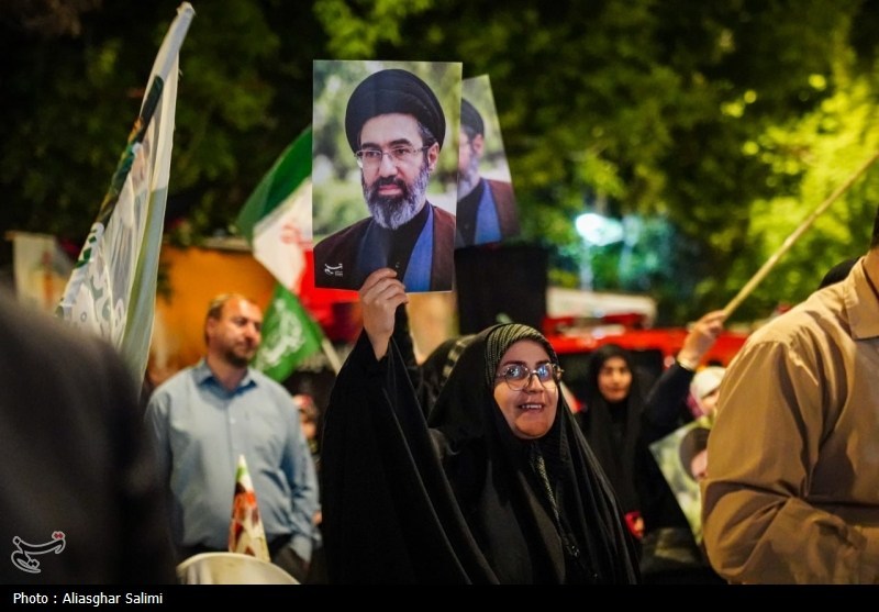 75 شب ایستادگی مردم بیرجند در میدان+عکس اخبار استان خراسان جنوبی , رهبر انقلاب , شهید , اخبار بیرجند ,