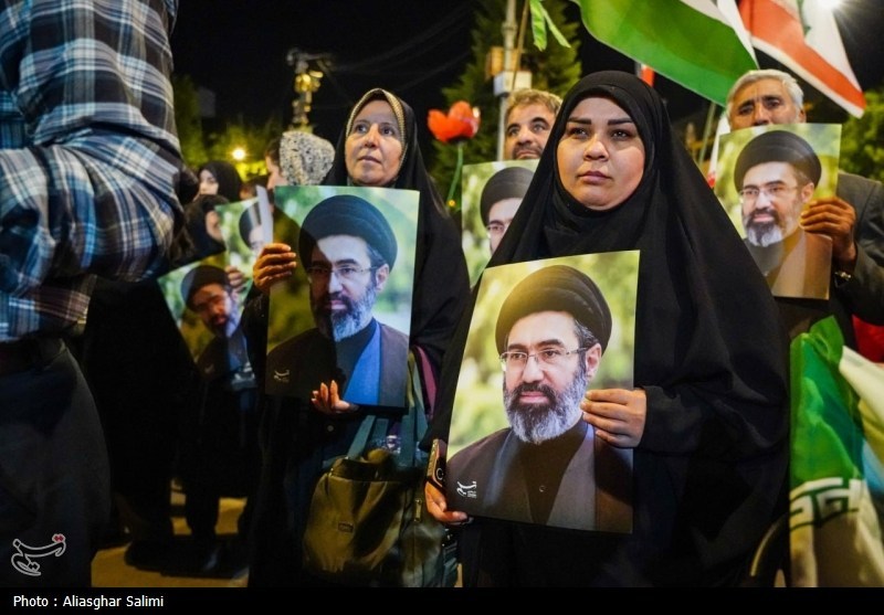 75 شب ایستادگی مردم بیرجند در میدان+عکس اخبار استان خراسان جنوبی , رهبر انقلاب , شهید , اخبار بیرجند ,
