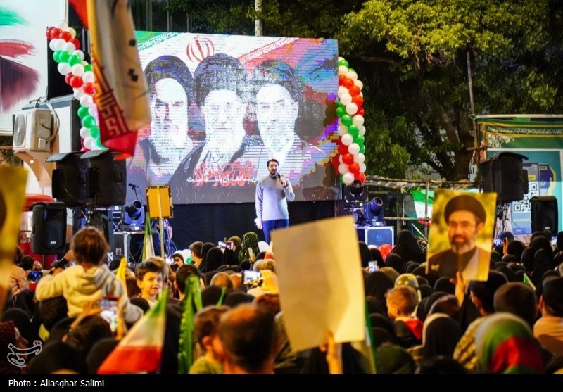 75 شب ایستادگی مردم بیرجند در میدان+عکس اخبار استان خراسان جنوبی , رهبر انقلاب , شهید , اخبار بیرجند ,