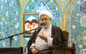 آیت‌الله اراکی: باید با همراهان داخلی دشمن قاطعانه برخورد شود