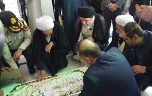 ادای احترام نماینده آیت‌الله سیستانی به مقام شامخ سپهبد شهید پاکپور