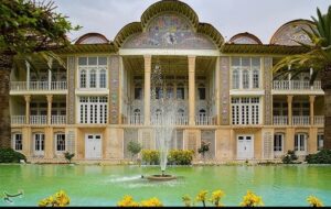 اردیبهشت‌ماه شیراز به اوج زیبایی می‌رسد