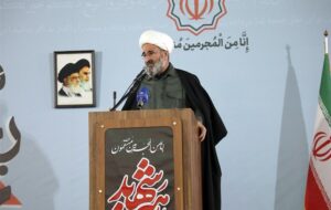 امام‌جمعه سمنان: تهدیدهای ترامپ و نتانیاهو، بازی رسانه‌ای است