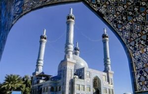 بقاع متبرکه؛ از گلستانِ عبادت تا باغستانِ دانش