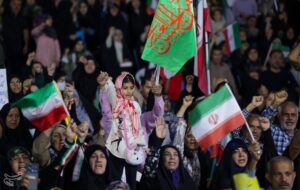بوشهری‌ها همچنان در میدان؛ استمرار حماسه شبانه در بیعت با رهبری
