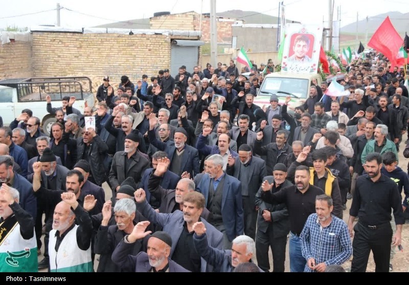 تشییع حماسی پیکر شهید محمدمهدی قرجه‌لو در روستای آق‌کندی+تصاویر