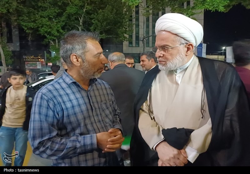 اخبار سنندج , اخبار استان کردستان , رهبر انقلاب , پایگاه اطلاع‌رسانی دفتر مقام معظم رهبری , بعثه مقام معظم رهبری , رئیس دفتر مقام معظم رهبری , تجمع , جنگ رمضان , 