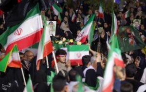 روایت 69 شب وفاداری؛ مردم کردستان همچنان پای انقلاب ایستاده‌اند+تصویر