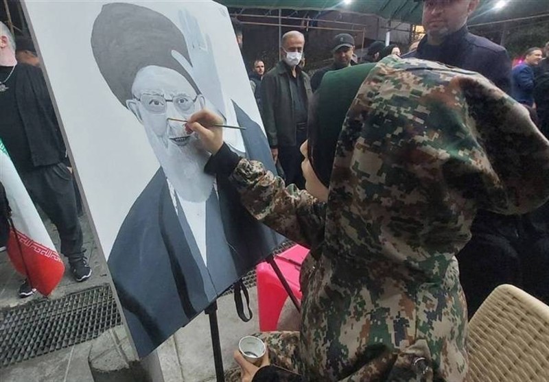 روایتی از ستایش دهه نودی و سودای کشیدن چهره‌ رهبر آسمانی