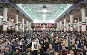 سنگ تمام مردم قم در مراسم باشکوه اربعین شهیدان لاریجانی+ تصاویر