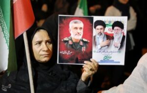 شب هفتادوششم همبستگی در یاسوج؛ گردهمایی مردمی با عطر فردوسی و یاد شهدا
