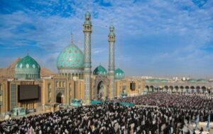 قرائت دعای عرفه و اقامه نماز عید قربان در مسجد جمکران