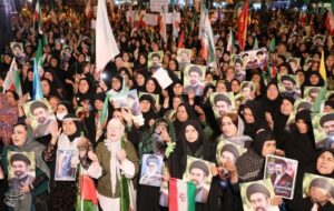 هفتاد و سومین شب اهتزاز پرچم اقتدار ایران در یاسوج برگزار شد+تصاویر