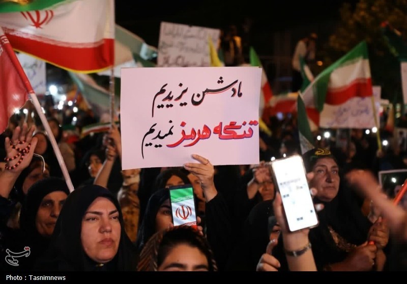 هفتاد و پنجمین شب خروش یاسوج؛ خیابان جمهوری غرق درفریاد همبستگی+تصاویر اخبار یاسوج , شهید امام خامنه ای (ره) ,