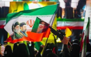ببینید| “اورانیوم” خط قرمز ملت ایران/ پاسخ مردم قم به تهدیدات ترامپ