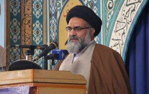 تأکید امام جمعه یاسوج بر هوشیاری در برابر جنگ روانی دشمن